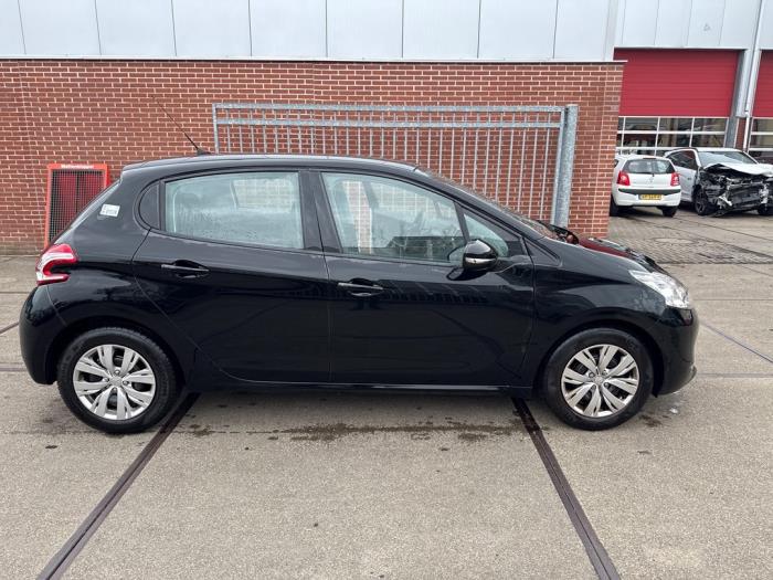 Peugeot 208 I 1.2 Vti 12V PureTech 82 Sloopvoertuig (2013, Zwart)