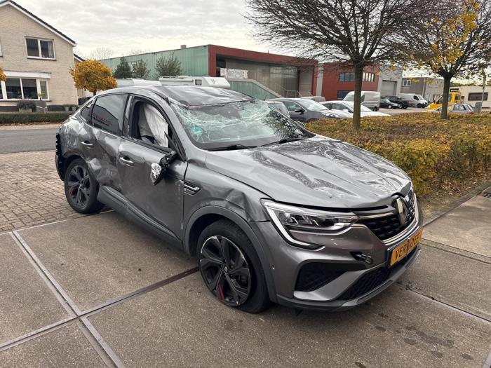 Renault Arkana 1.6 E-Tech 145 16V Sloopvoertuig (2021, Grijs, Zwart)