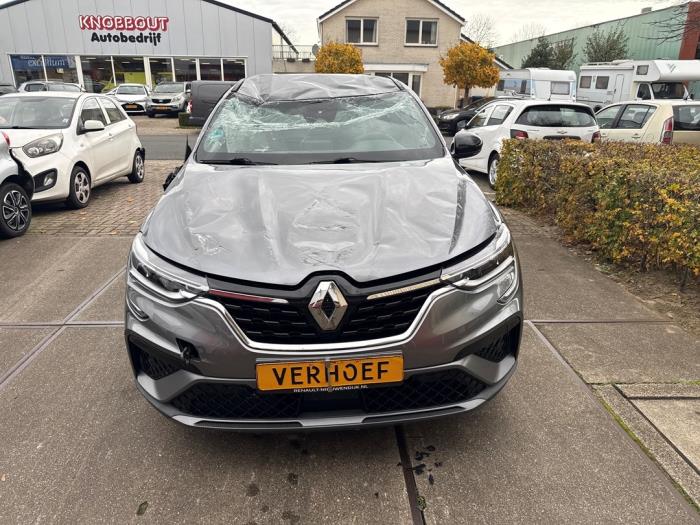 Renault Arkana 1.6 E-Tech 145 16V Sloopvoertuig (2021, Grijs, Zwart)