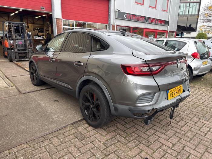 Renault Arkana 1.6 E-Tech 145 16V Sloopvoertuig (2021, Grijs, Zwart)