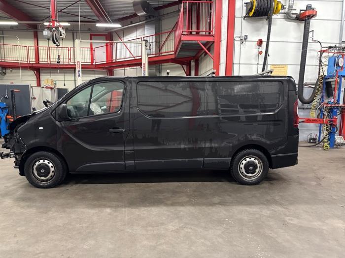 Renault Trafic 1.6 dCi 125 Twin Turbo Sloopvoertuig (2018, Zwart)
