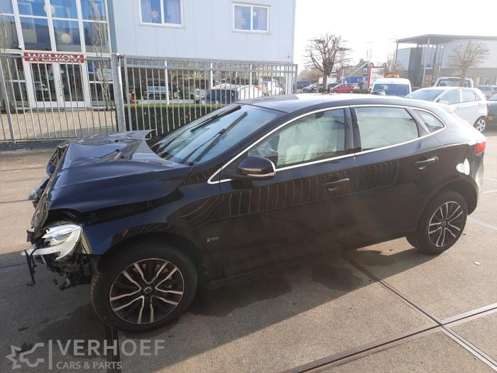 Volvo V40 2.0 D2 16V Sloopvoertuig (2016, Zwart)