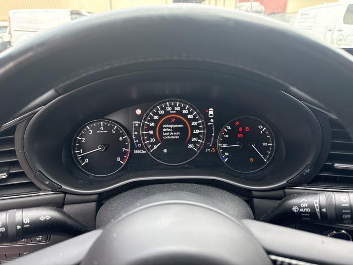 Mazda 3 Sport 2.0 SkyActiv-G 122 Mild Hybrid 16V Schadevoertuig (2019, Rood)