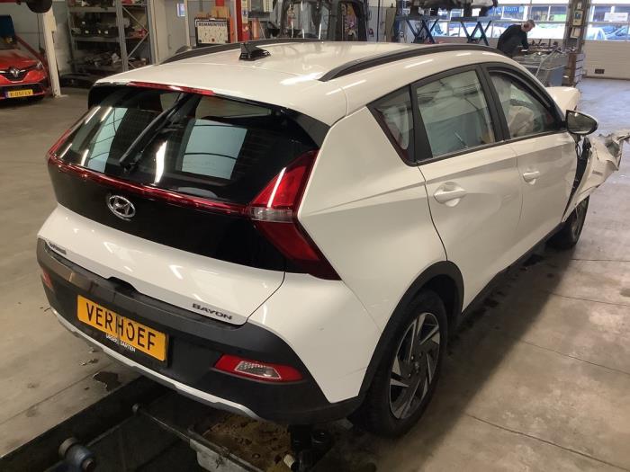 Hyundai Bayon 1.0 T-GDI 12V Mild Hybrid 48V Sloopvoertuig (2022, Wit)