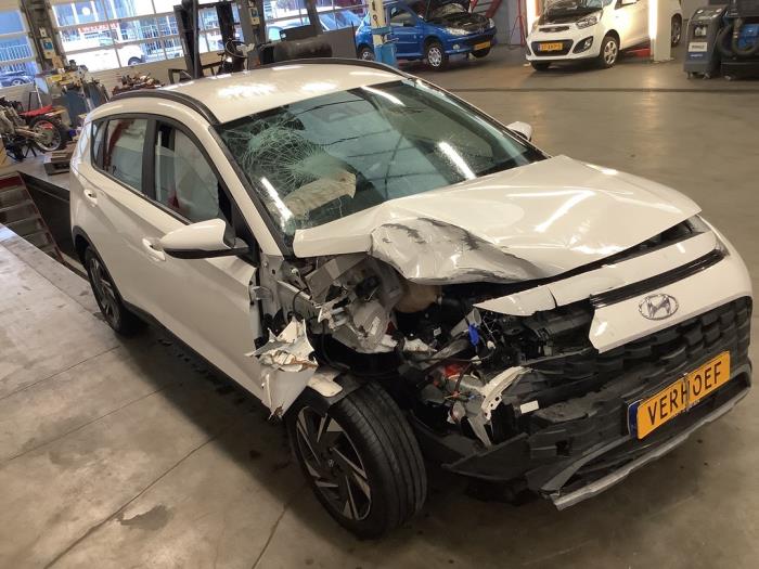 Hyundai Bayon 1.0 T-GDI 12V Mild Hybrid 48V Sloopvoertuig (2022, Wit)