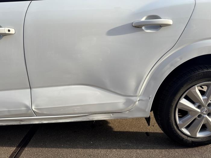 Dacia Sandero III 1.0 TCe 90 12V Schadevoertuig (2022, Wit)