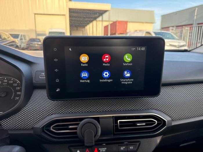 Dacia Sandero III 1.0 TCe 90 12V Schadevoertuig (2022, Wit)