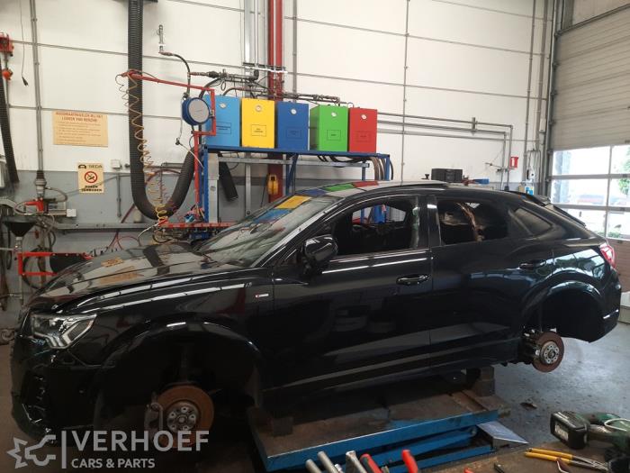 Audi Q3 Sportback 2.0 45 TFSI 16V Quattro Sloopvoertuig (2019, Zwart)