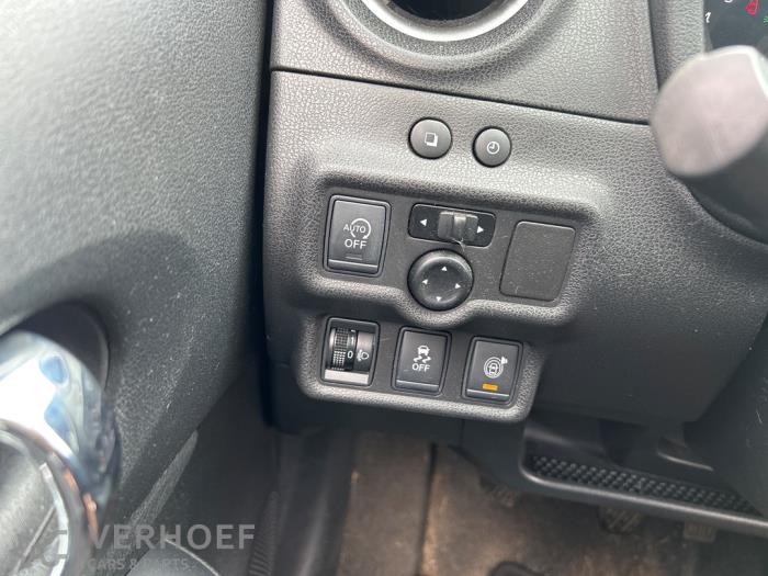 Nissan Note 1.2 DIG-S 98 Sloopvoertuig (2015, Zwart)