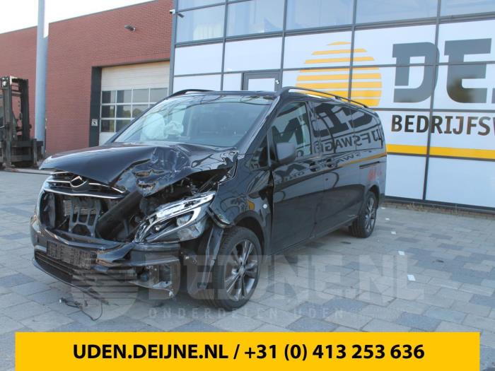Kachelhuis - Mercedes Vito