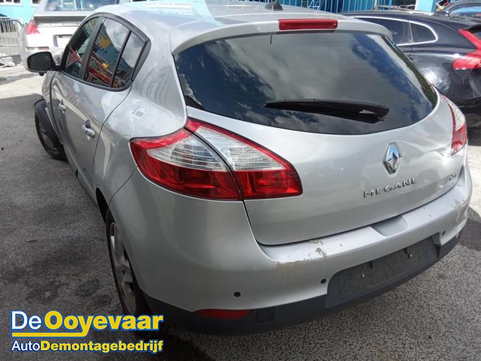Renault Megane III Berline 1.5 dCi 110 Sloopvoertuig (2014, Metallic, Grijs)