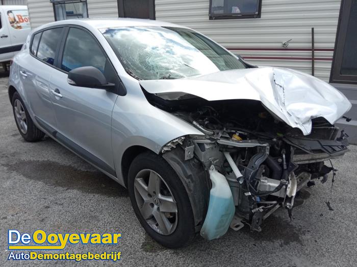 Renault Megane III Berline 1.5 dCi 110 Sloopvoertuig (2014, Metallic, Grijs)