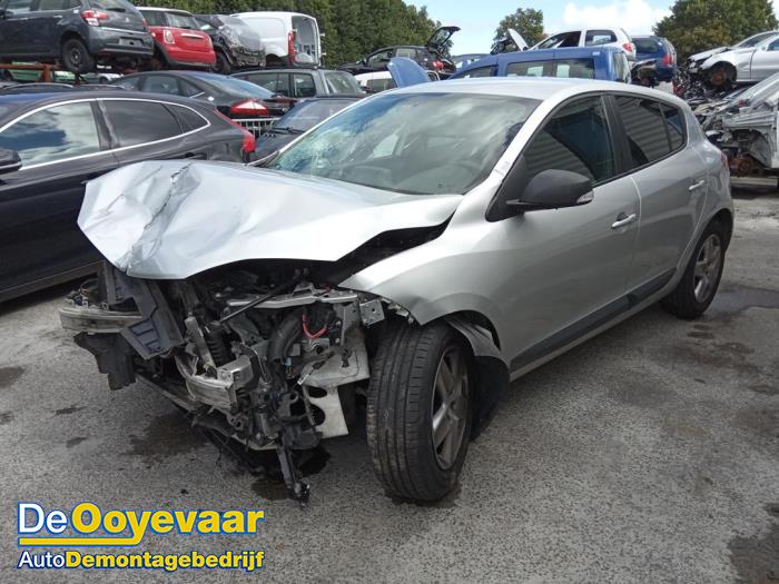 Renault Megane III Berline 1.5 dCi 110 Sloopvoertuig (2014, Metallic, Grijs)