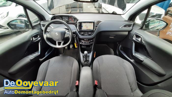 Peugeot 208 I 1.2 12V e-THP PureTech 110 Sloopvoertuig (2016, Zwart)