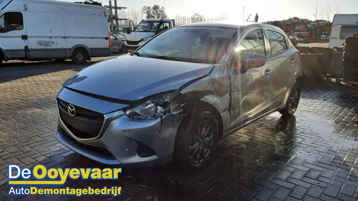 Mazda 2 1.5 SkyActiv-G 75 Sloopvoertuig (2015, Grijs)