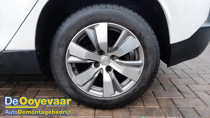 Peugeot 2008 1.2 Vti 12V PureTech 82 Sloopvoertuig (2015, Wit)