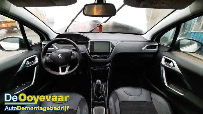 Peugeot 2008 1.2 Vti 12V PureTech 82 Sloopvoertuig (2015, Wit)