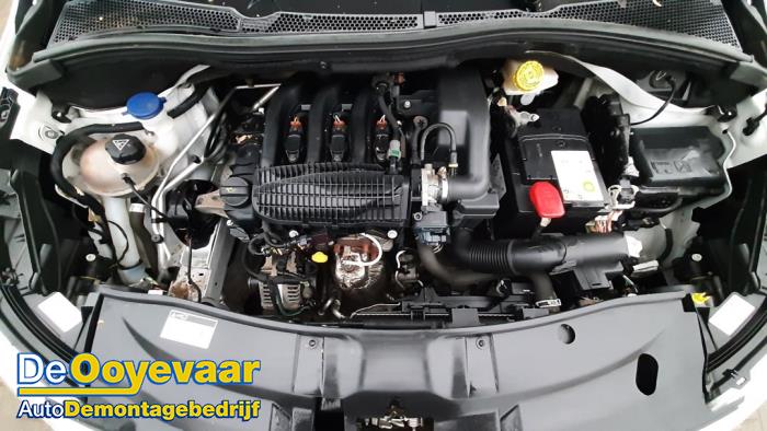 Peugeot 2008 1.2 Vti 12V PureTech 82 Sloopvoertuig (2015, Wit)