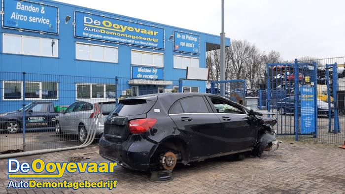 Mercedes A 1.5 A-180 CDI, A-180d 16V Sloopvoertuig (2016, Zwart)