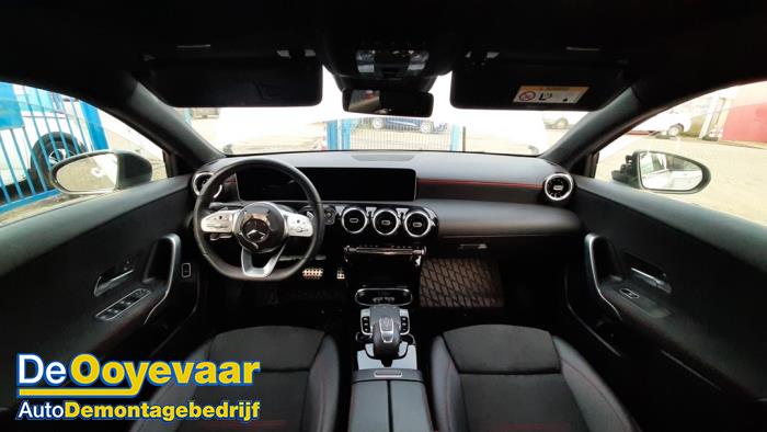 Mercedes A Limousine 1.3 A-200 Turbo Sloopvoertuig (2019, Grijs)