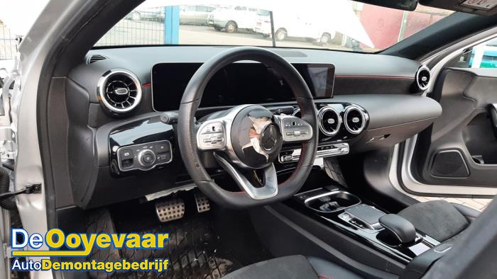 Mercedes A Limousine 1.3 A-200 Turbo Sloopvoertuig (2019, Grijs)