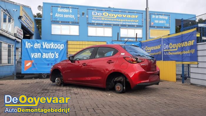 Mazda 2 1.5 SkyActiv-G 75 Sloopvoertuig (2021, Rood)