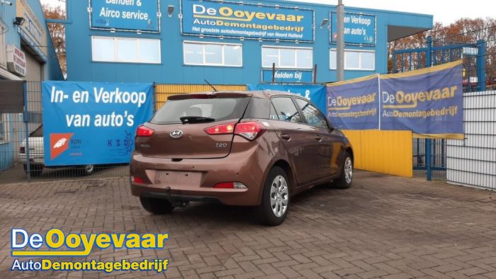 Hyundai i20 1.4i 16V Sloopvoertuig (2016, Metallic, Bruin)