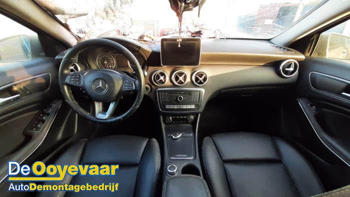 Mercedes A 2.2 A-220 d 16V Sloopvoertuig (2015, Metallic, Grijs)