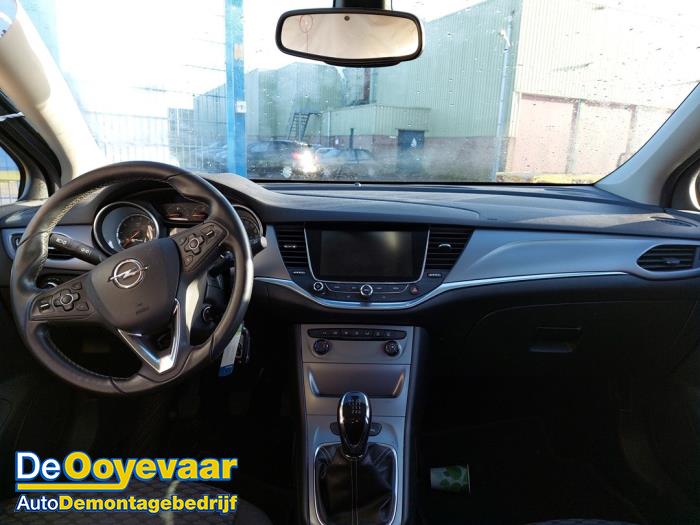 Opel Astra K Sports Tourer 1.4 Turbo 16V Sloopvoertuig (2017, Metallic, Grijs)