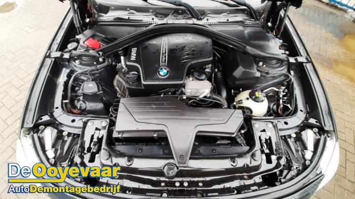 BMW 3 serie 320i 2.0 16V Sloopvoertuig (2015, Metallic, Zwart)