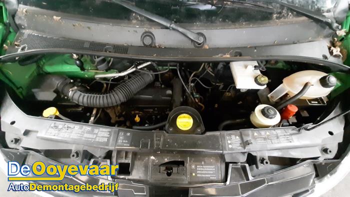 Renault Master III 2.3 dCi 125 16V FWD Sloopvoertuig (2011, Groen)