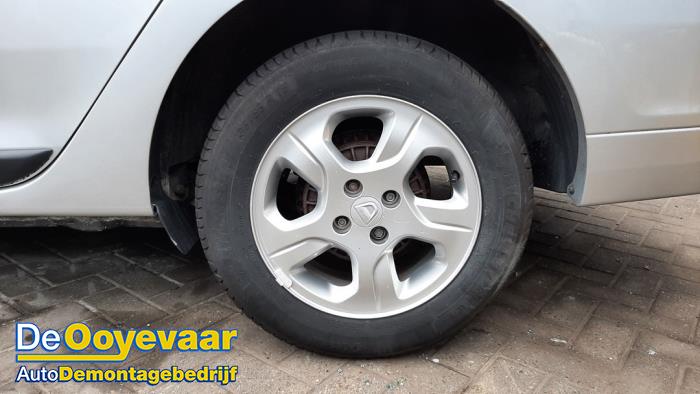 Dacia Logan MCV II/III/Sandero Wagon 0.9 TCE 12V Sloopvoertuig (2015, Metallic, Grijs)