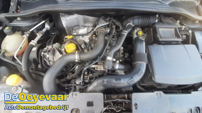 Renault Clio IV Estate/Grandtour 0.9 Energy TCE 12V Sloopvoertuig (2014, Zwart)