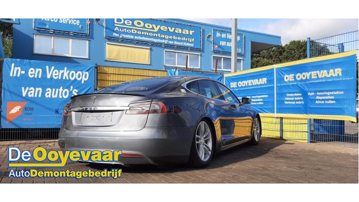 Tesla Model S 85 Sloopvoertuig (2014, Grijs)