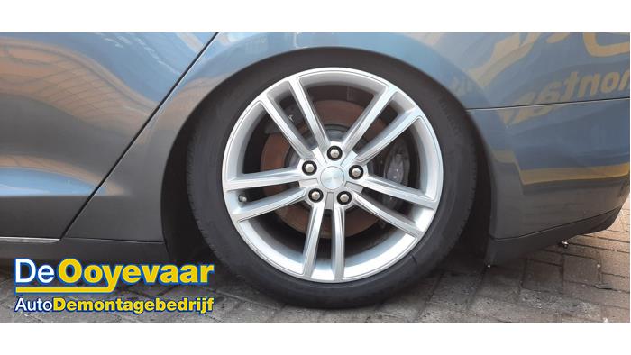 Tesla Model S 85 Sloopvoertuig (2014, Grijs)