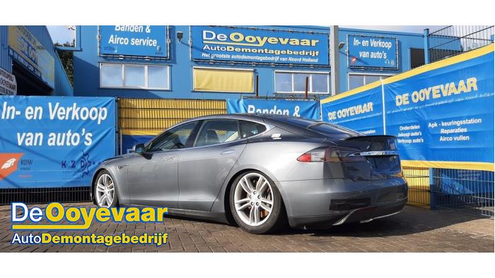 Tesla Model S 85 Sloopvoertuig (2014, Grijs)