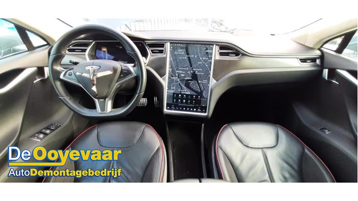 Tesla Model S 85 Sloopvoertuig (2014, Grijs)