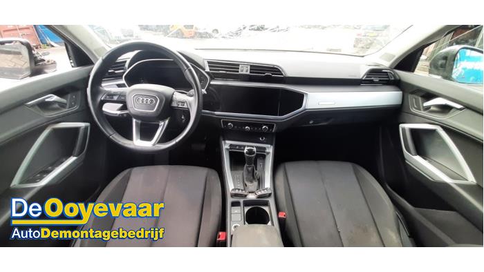 Audi Q3 1.5 35 TFSI 16V Mild Hybrid Sloopvoertuig (2020, Metallic, Grijs)