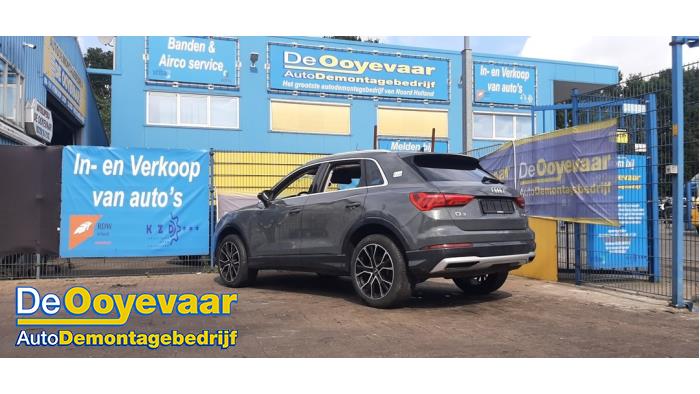 Audi Q3 1.5 35 TFSI 16V Mild Hybrid Sloopvoertuig (2020, Metallic, Grijs)