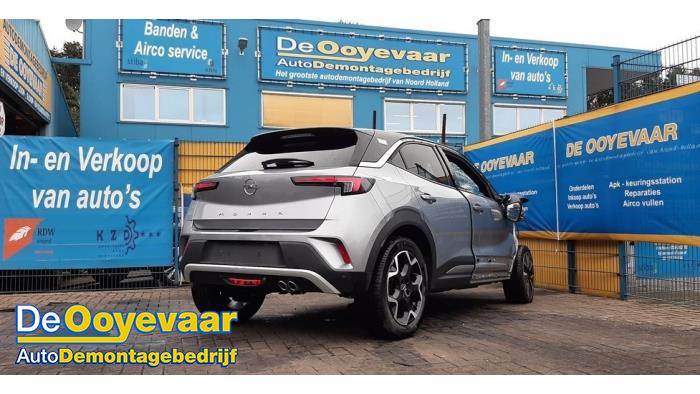 Opel Mokka 1.2 Turbo 12V Sloopvoertuig (2022, Metallic, Grijs, Zwart)