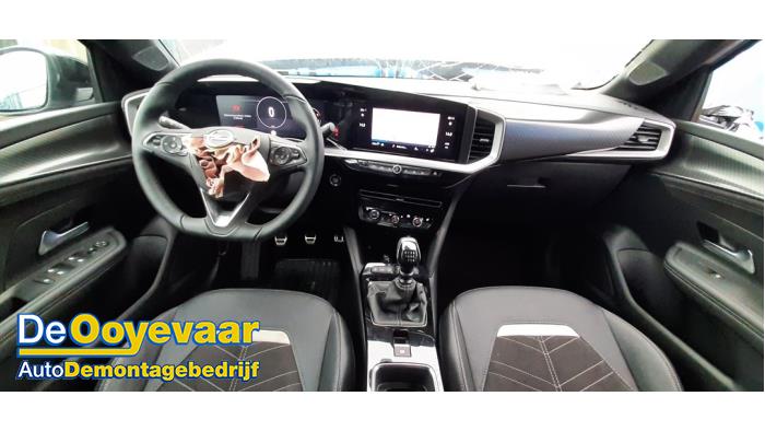 Opel Mokka 1.2 Turbo 12V Sloopvoertuig (2022, Metallic, Grijs, Zwart)