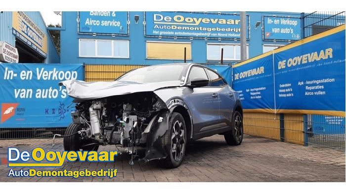 Opel Mokka 1.2 Turbo 12V Sloopvoertuig (2022, Metallic, Grijs, Zwart)