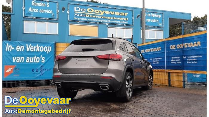 Mercedes GLA 1.3 180 Turbo 16V Sloopvoertuig (2021, Grijs)