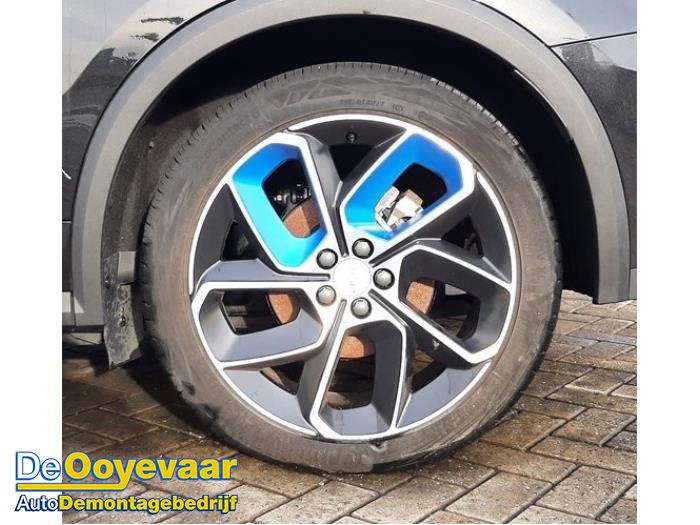 Lynk & Co 01 1.5 PHEV Sloopvoertuig (2022, Zwart)