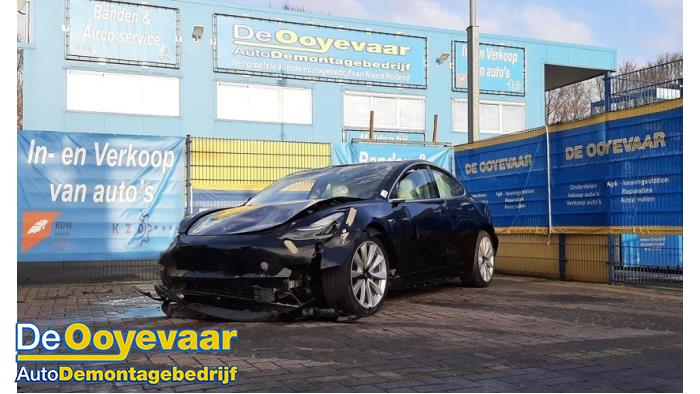 Tesla Model 3 EV AWD Sloopvoertuig (2019, Zwart)