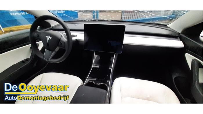Tesla Model 3 Long Range AWD 75 kWh Sloopvoertuig (2019, Zwart)