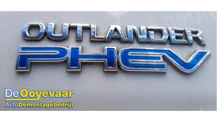 Mitsubishi Outlander 2.0 16V PHEV 4x4 Sloopvoertuig (2015, Wit)