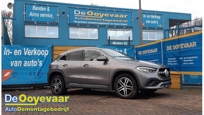 Mercedes GLA 1.3 200 Turbo 16V Sloopvoertuig (2021, Grijs)