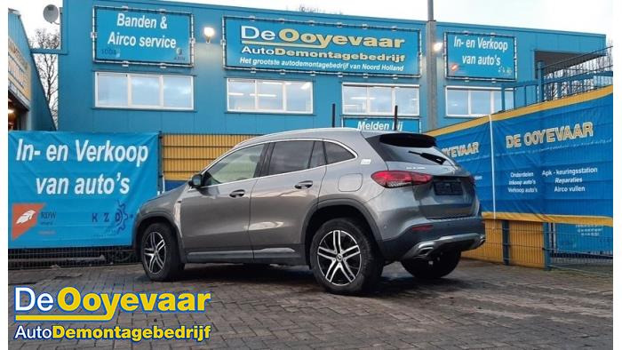 Mercedes GLA 1.3 200 Turbo 16V Sloopvoertuig (2021, Grijs)