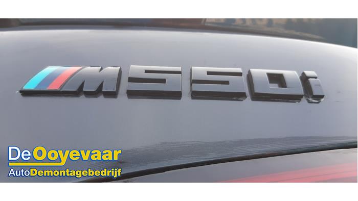 BMW M5 M550i xDrive 4.4 V8 32V TwinPower Turbo Sloopvoertuig (2018, Zwart)